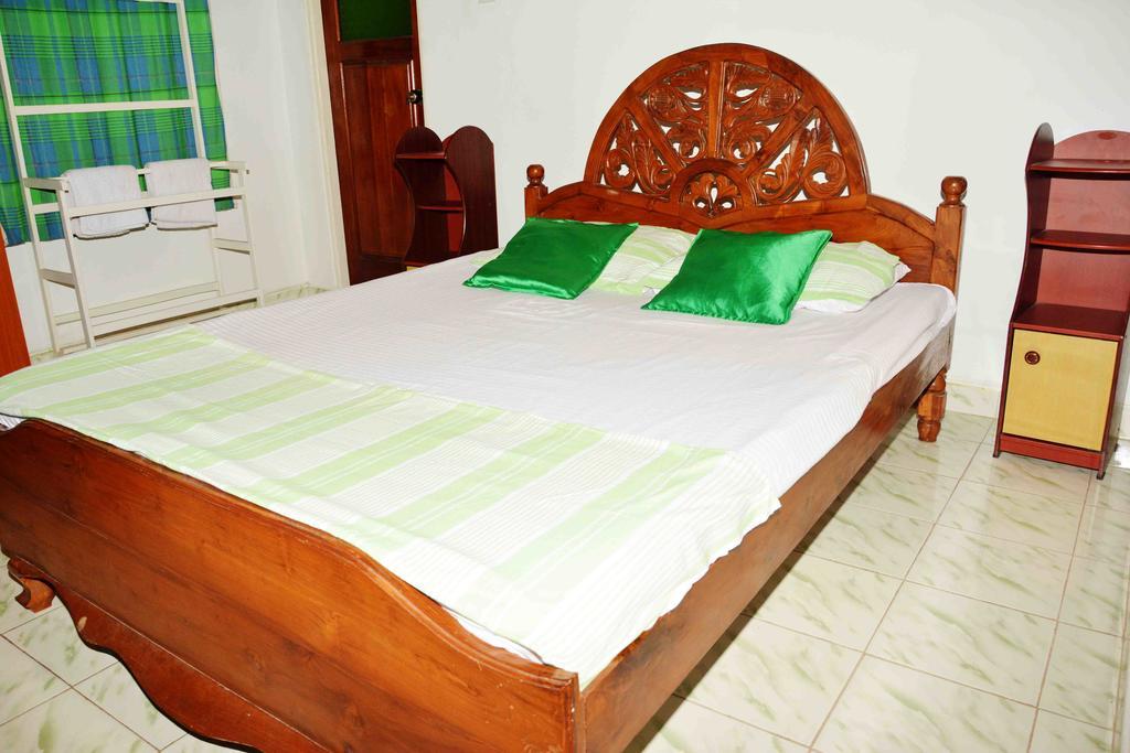 Sampathaa Residence Negombo Esterno foto