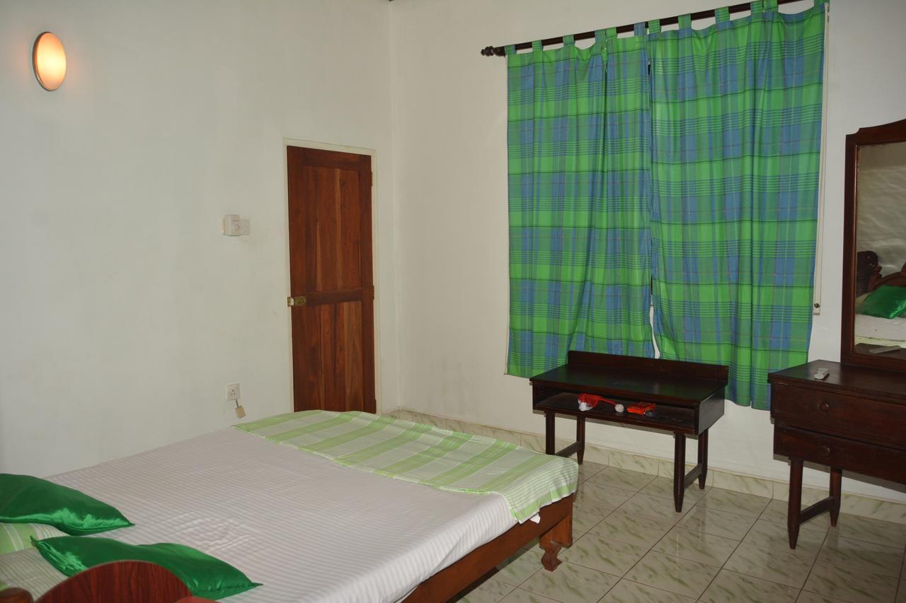 Sampathaa Residence Negombo Esterno foto
